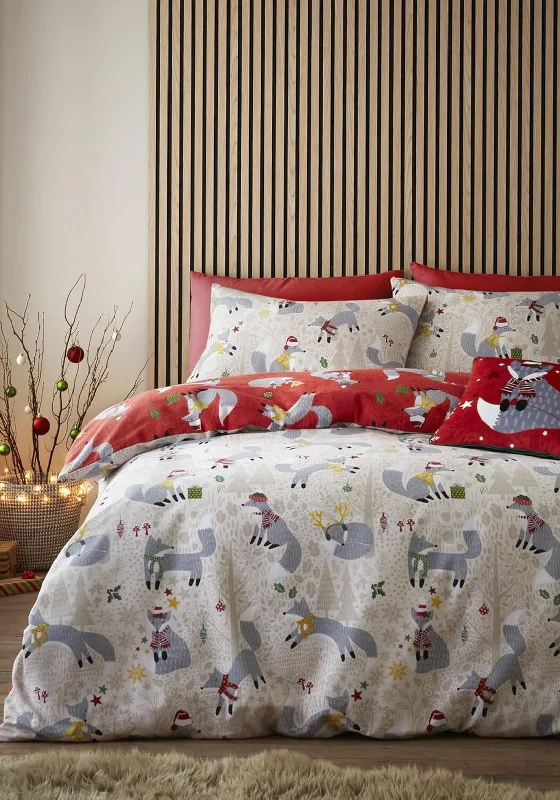 Fusion Christmas Foraging Fox Duvet Cover Set, Red