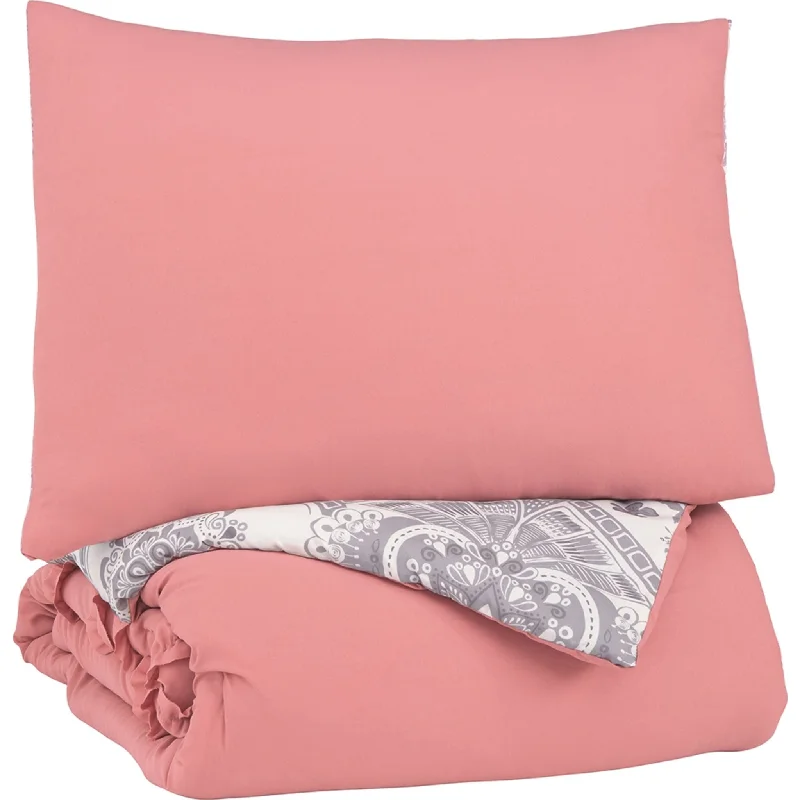 Avaleigh Comforter Set